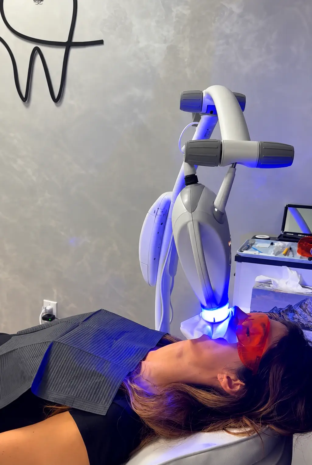 Philips Zoom WhiteSpeed LED whitening treatment at Krystal Dental Hygiene